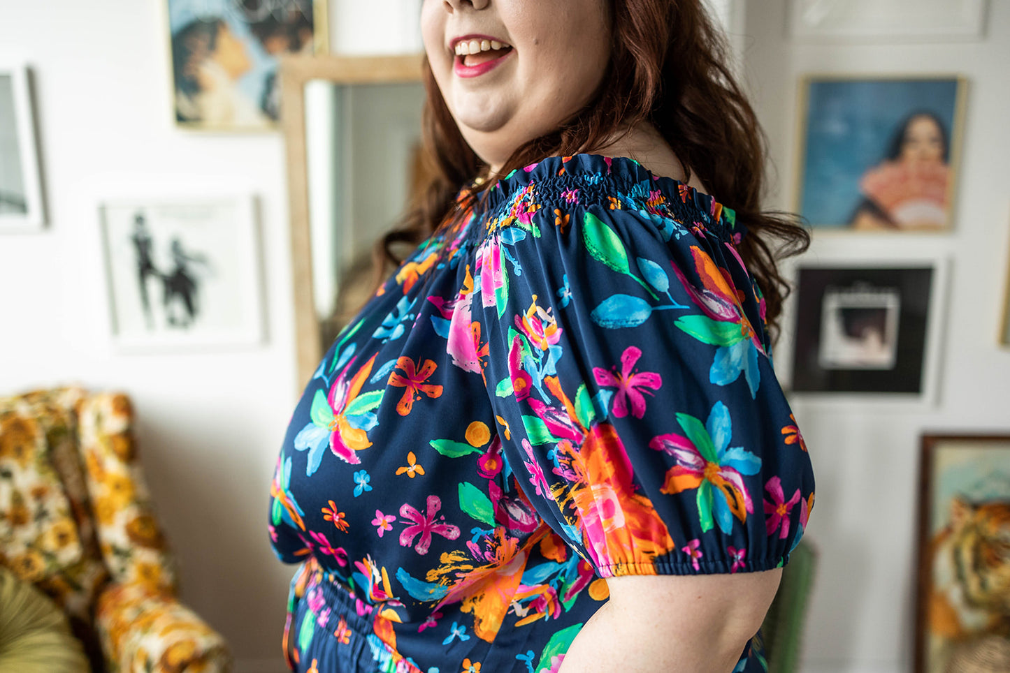 Load image into Gallery viewer, whitley top in navy floral
