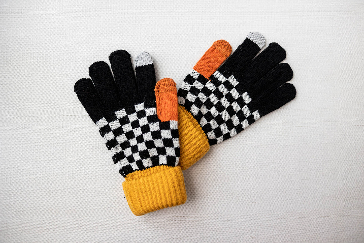 Load image into Gallery viewer, mixed matched checkered gloves

