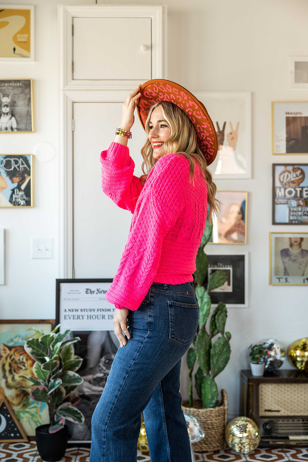 Load image into Gallery viewer, ronnie sweater hot pink
