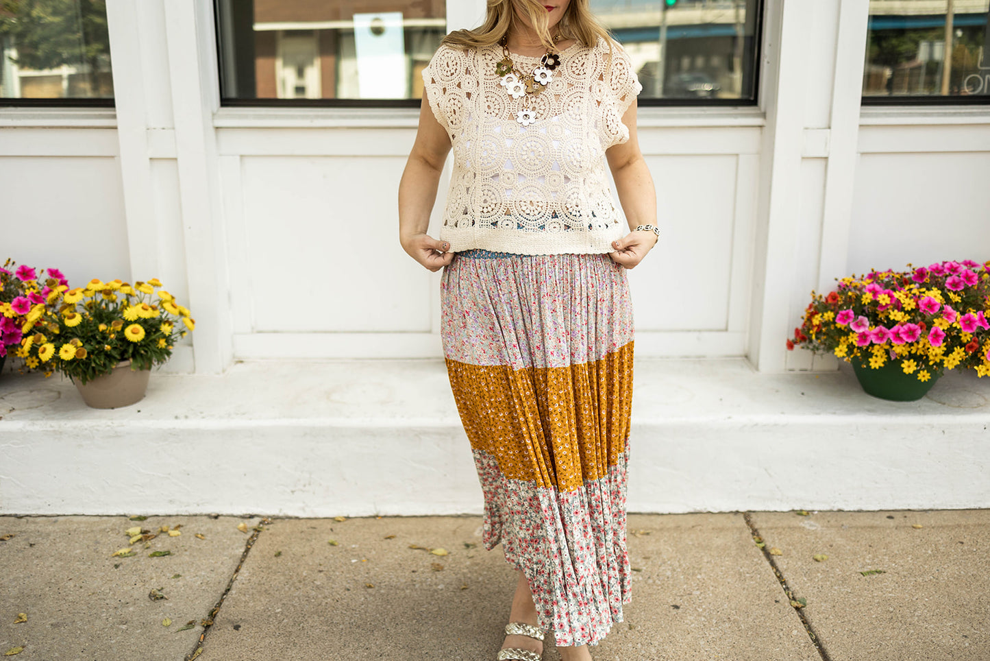 Load image into Gallery viewer, meredith crochet top in stone
