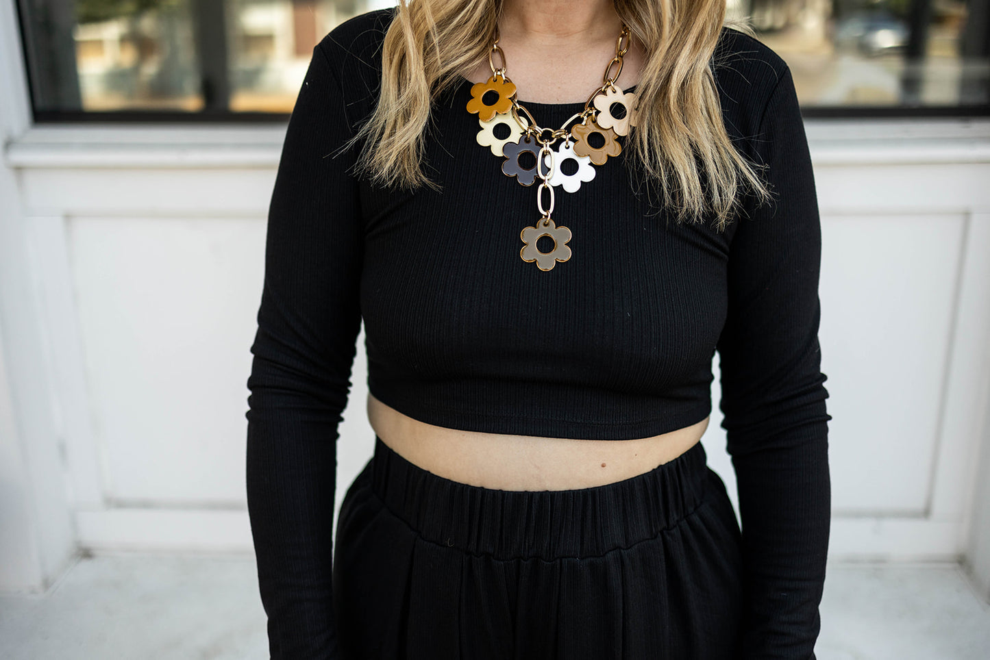 shelly crop top in black
