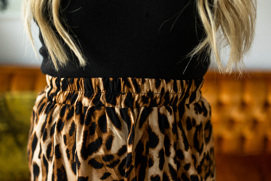 Load image into Gallery viewer, zuri skirt in leopard
