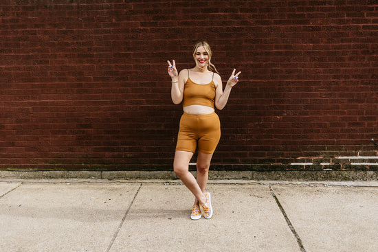 Load image into Gallery viewer, vada winter biker short in butterscotch
