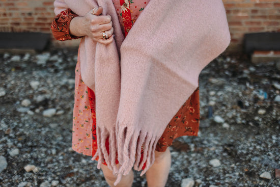 Load image into Gallery viewer, colder weather knit fringe scarf in pink
