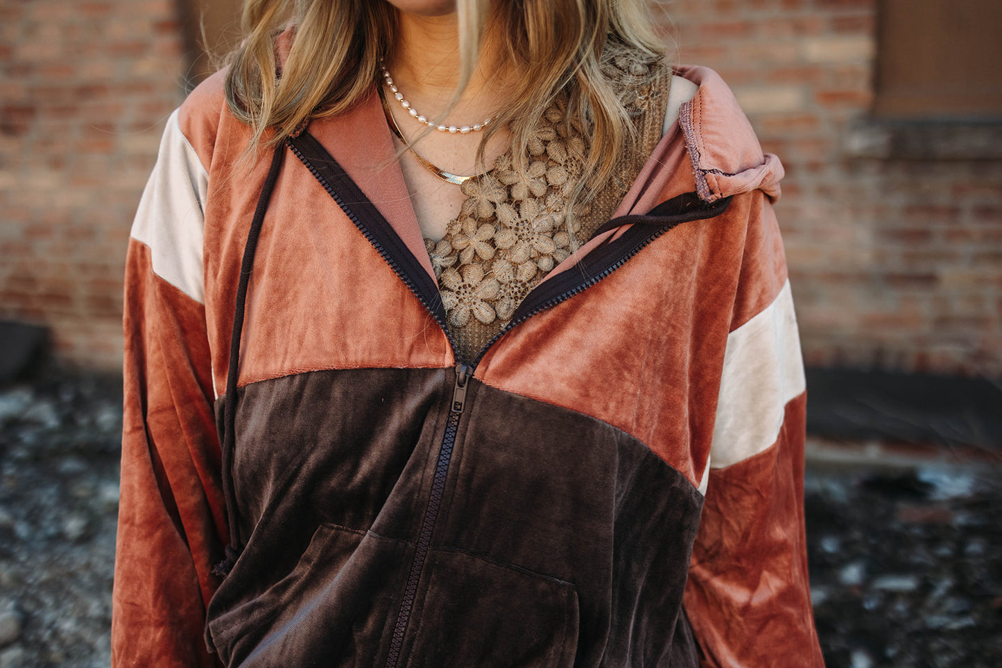 Load image into Gallery viewer, missy velour zip up jacket in mocha
