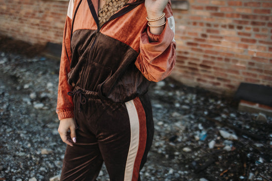 Load image into Gallery viewer, missy velour zip up jacket in mocha

