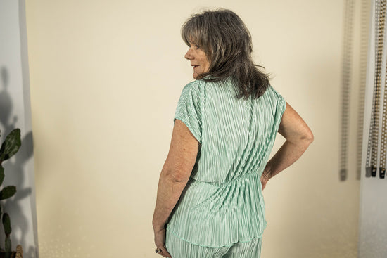 Load image into Gallery viewer, darcy short sleeve in mint
