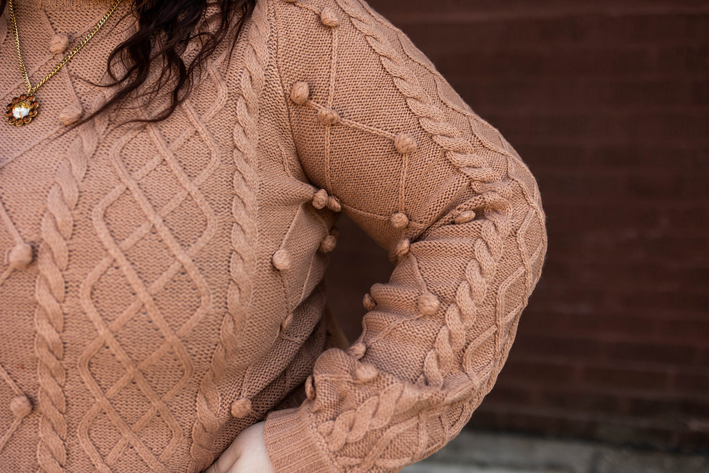 Load image into Gallery viewer, lark knit pullover in almond
