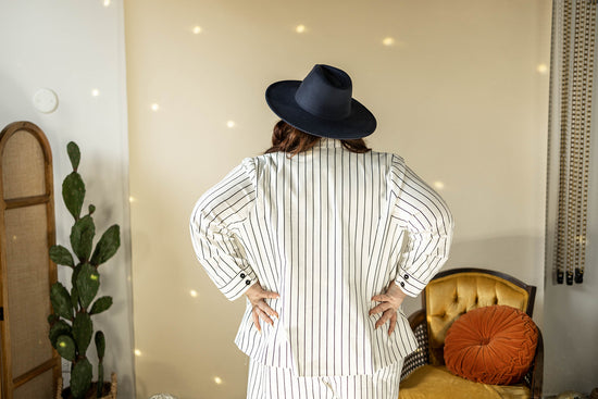 Load image into Gallery viewer, jeanette blazer in black stripe
