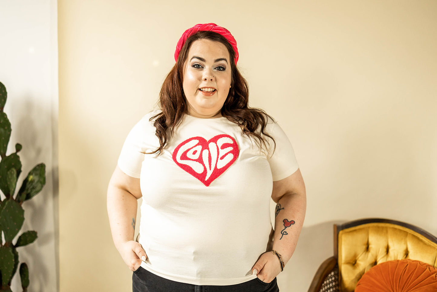 Load image into Gallery viewer, love heart tee
