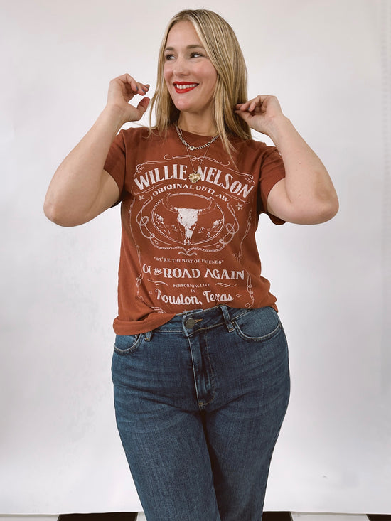 daydreamer willie nelson whiskey label tour tee