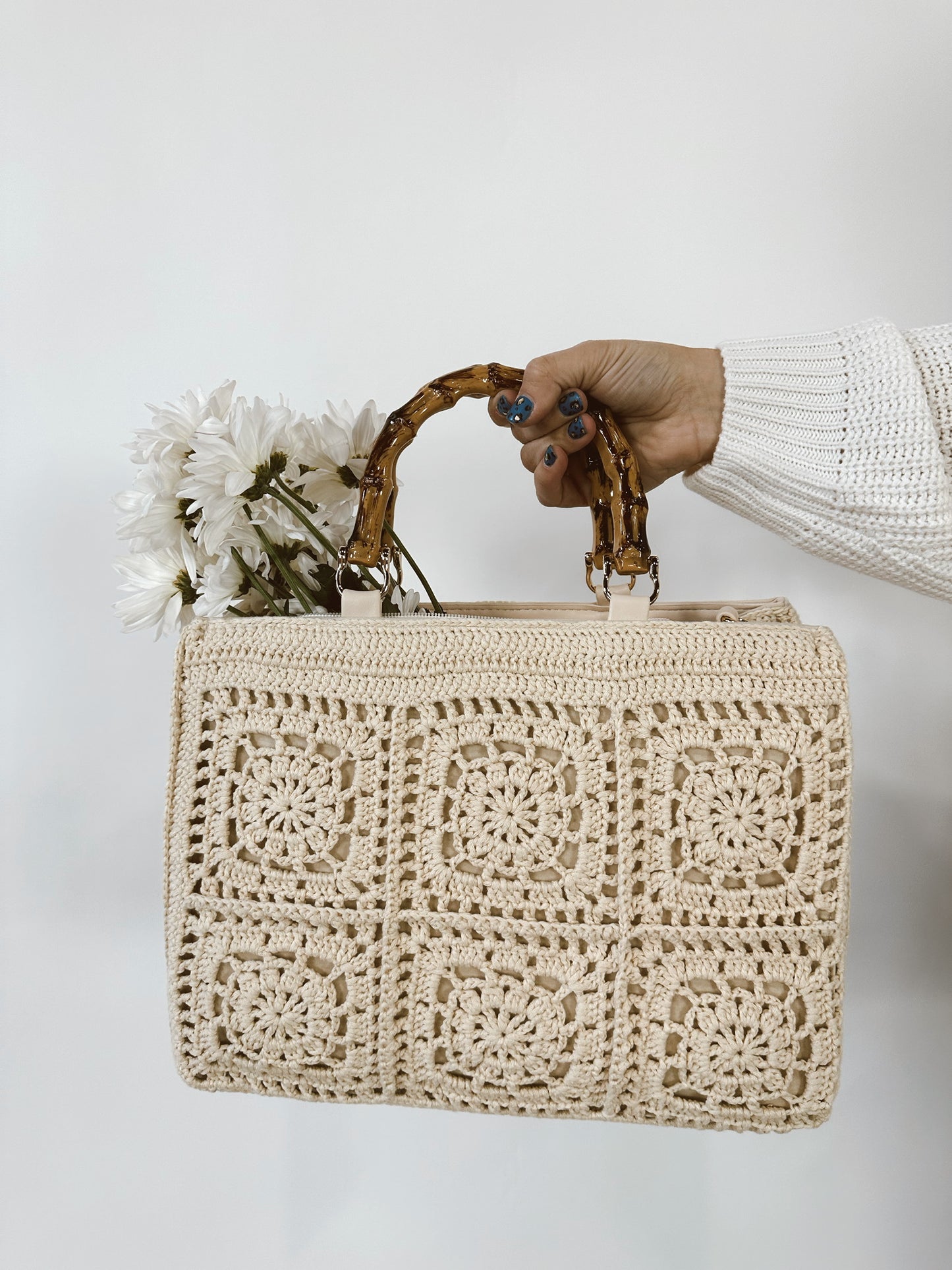 Load image into Gallery viewer, katya crochet bag in natural
