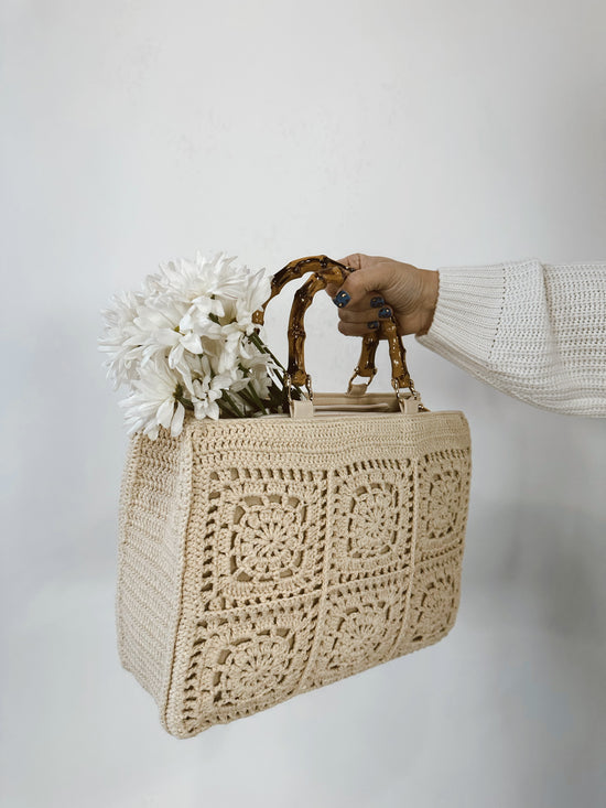 Load image into Gallery viewer, katya crochet bag in natural

