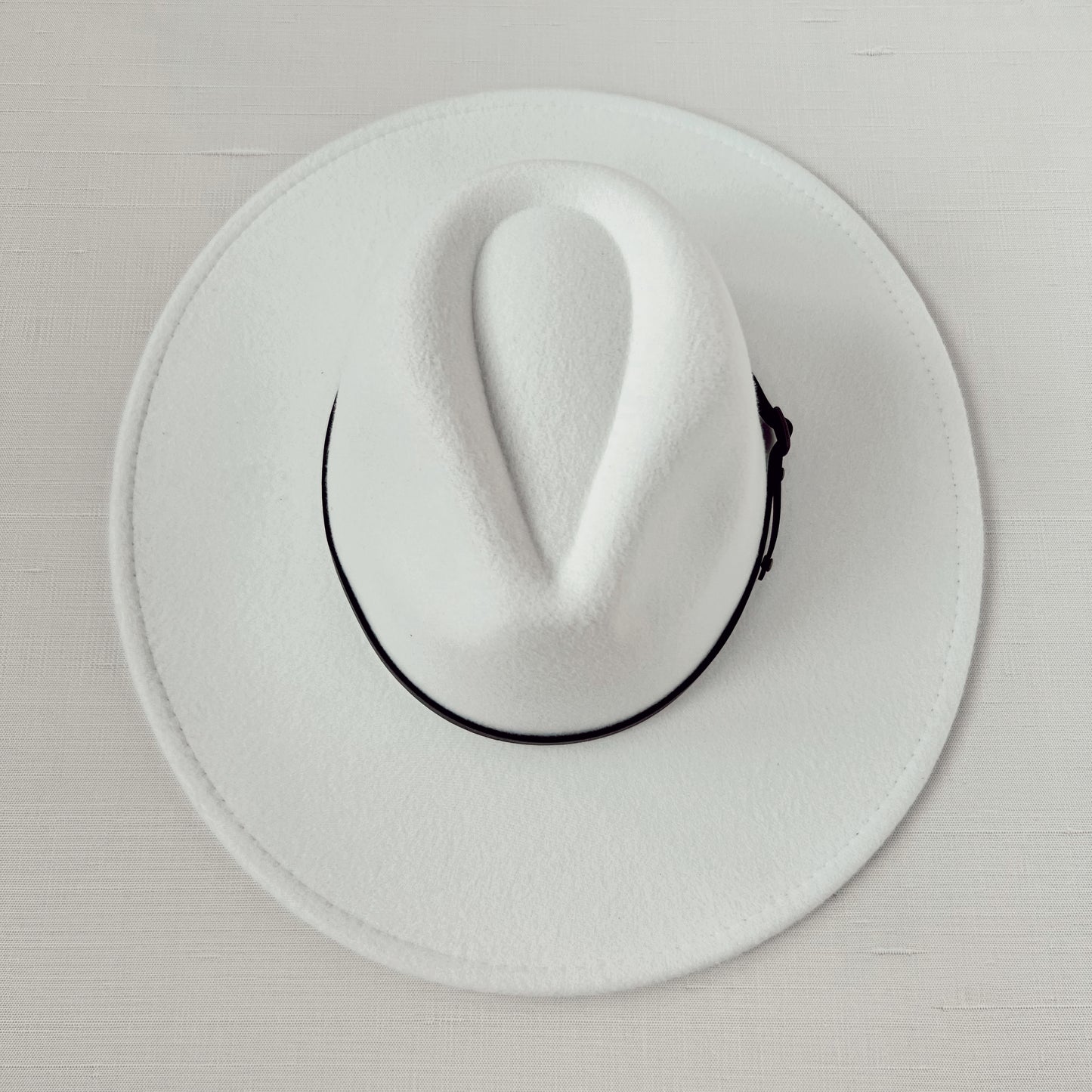 Load image into Gallery viewer, gloria hat in white

