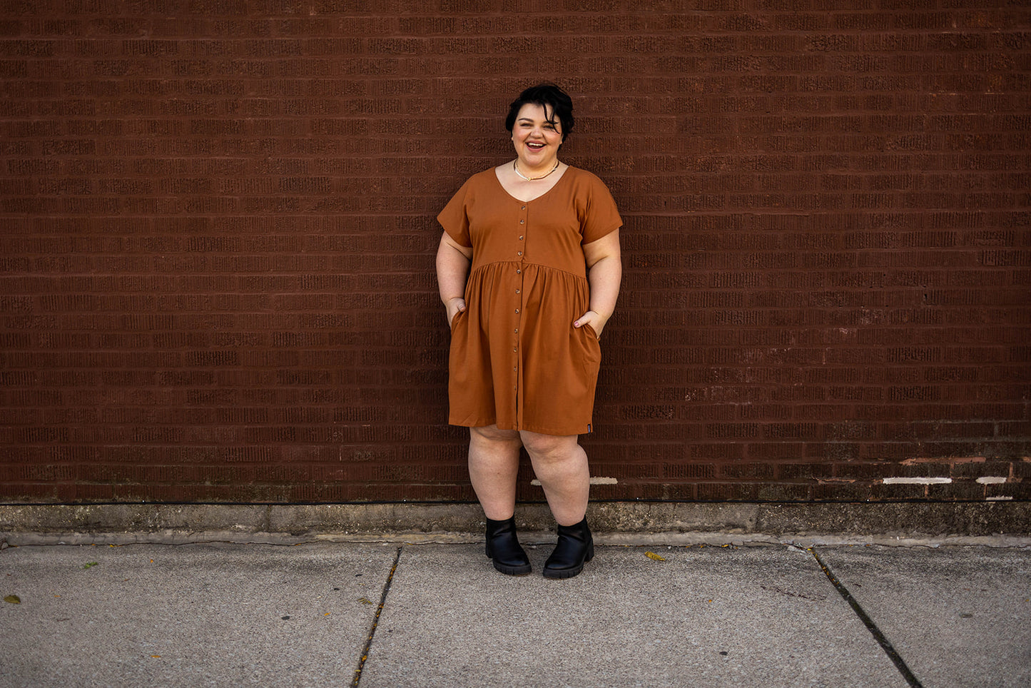 Load image into Gallery viewer, josie dress in camel
